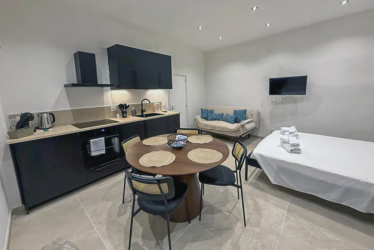 UNITÀ IMMOBILIARE IN CENTRO STORICO - Gallery