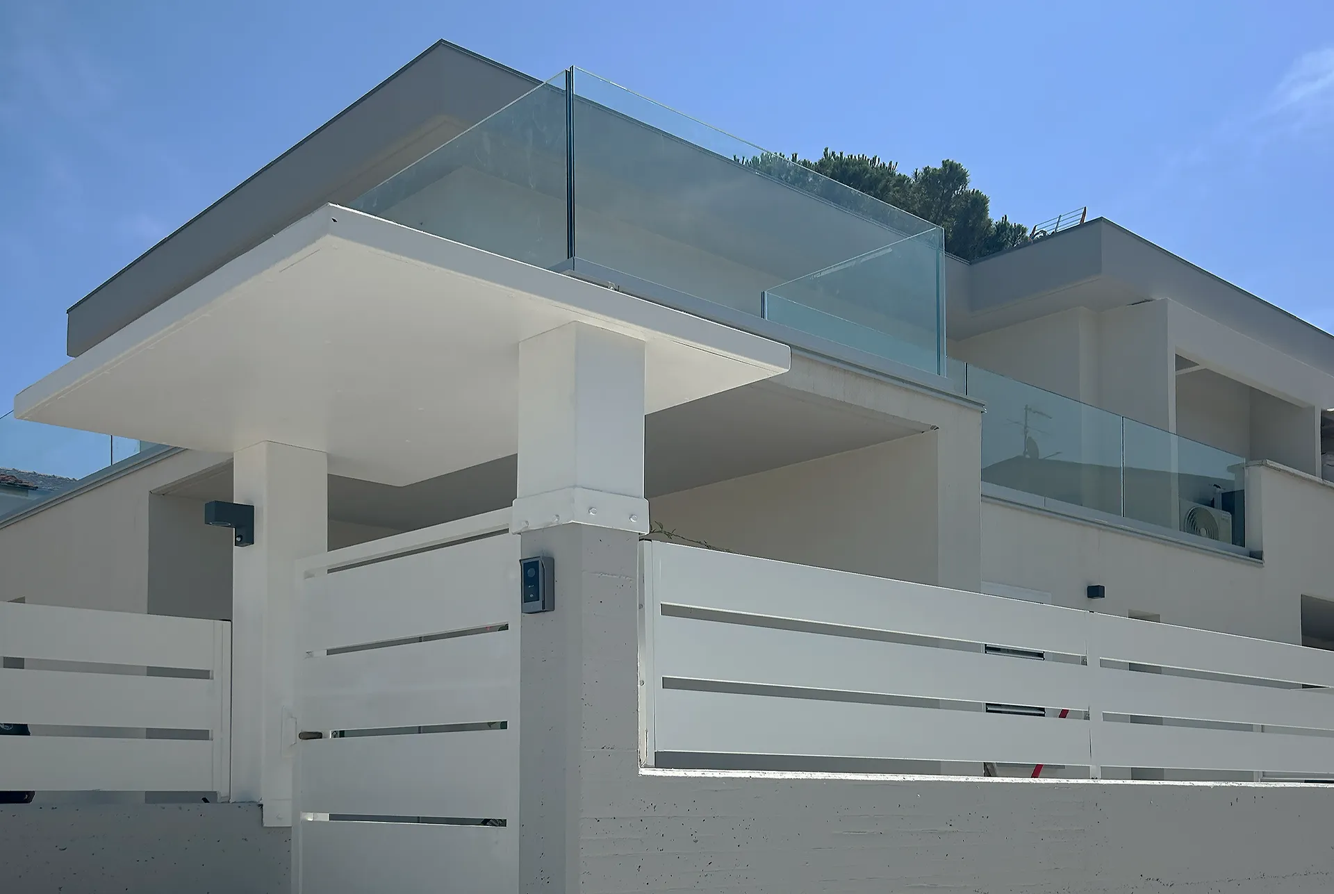 ABITAZIONE BIFAMILIARE