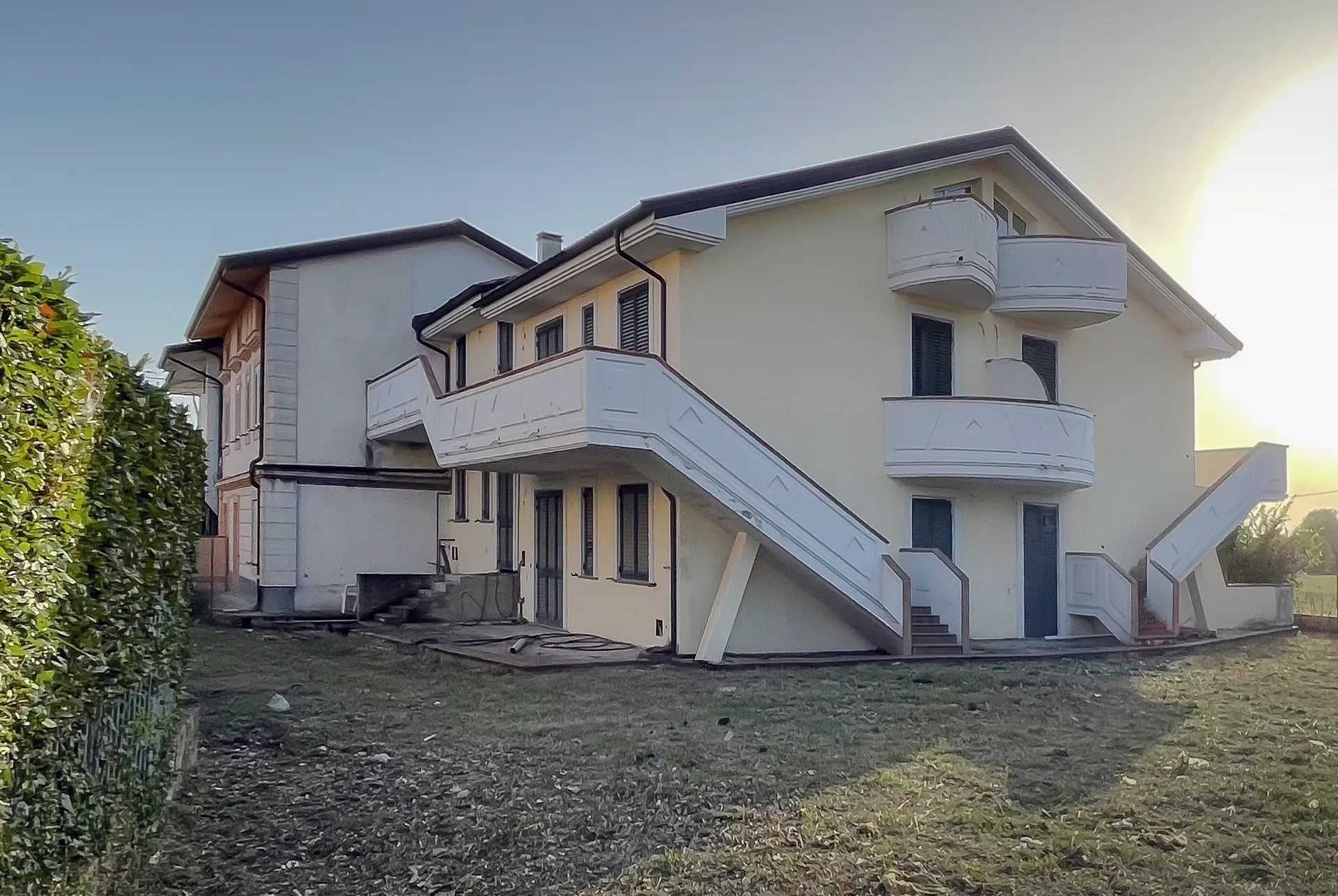 8 unità immobiliari in condominio